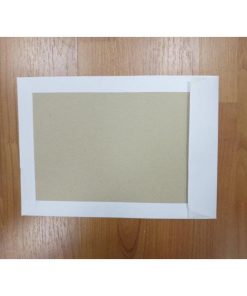 Poštové tašky B4 s páskou,s kartónovou zadnou stranou biele