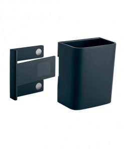 Stierky a držiaky popisovačov na tabule